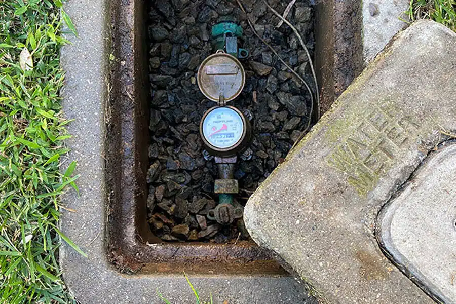 Underground water meter pit